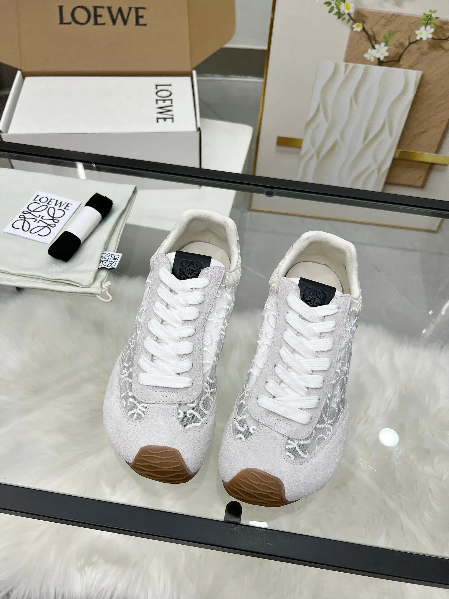 👟👟Ex-factory price 460👟👟 Men's size +10 2025 early spring new style, same style as Wang Yibo! Loewe Ballet Runner 2.0 sneakers for couples. New color matching retro series running shoes. Standard size: women's size 35-40, button +10. Men's size. 39-45, button ➕10.
